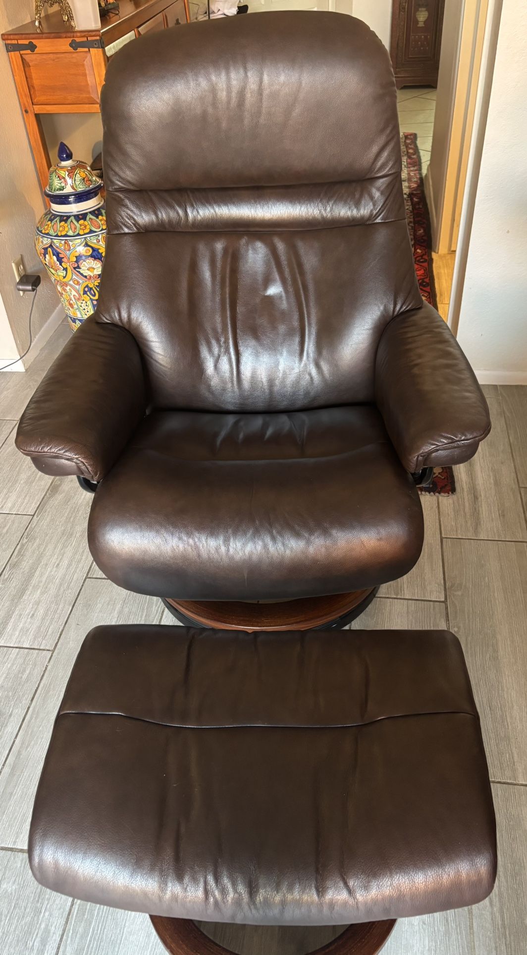 Ekornes Stressless Recliner& Ottoman—EXCELLENT!