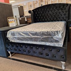 Queen Bed Dresser And Mirror 