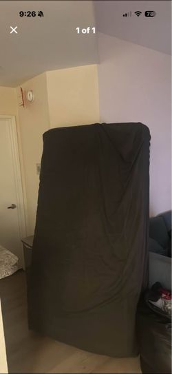 Twin size bed