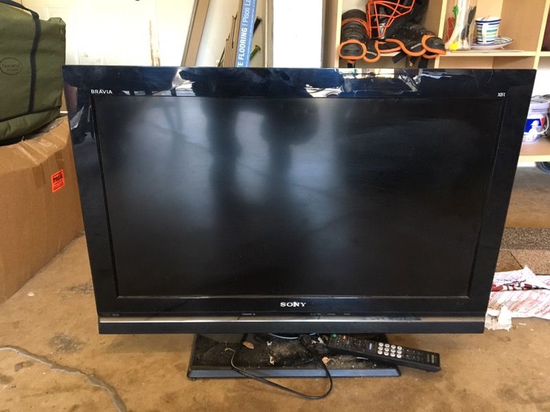 Sony Bravia 32" LCD HDTV KDL-32XBR9