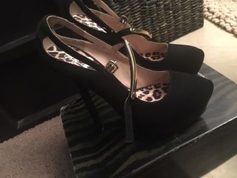 Black heels 7 1/2