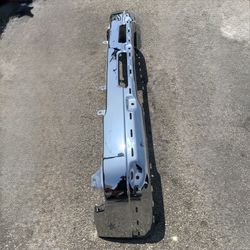 Chevy Silverado & Avalanche Front Bumper OEM 2003 2004 2005 2006 2007