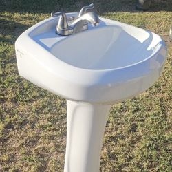 Bathroom Sink Pedestal Combo