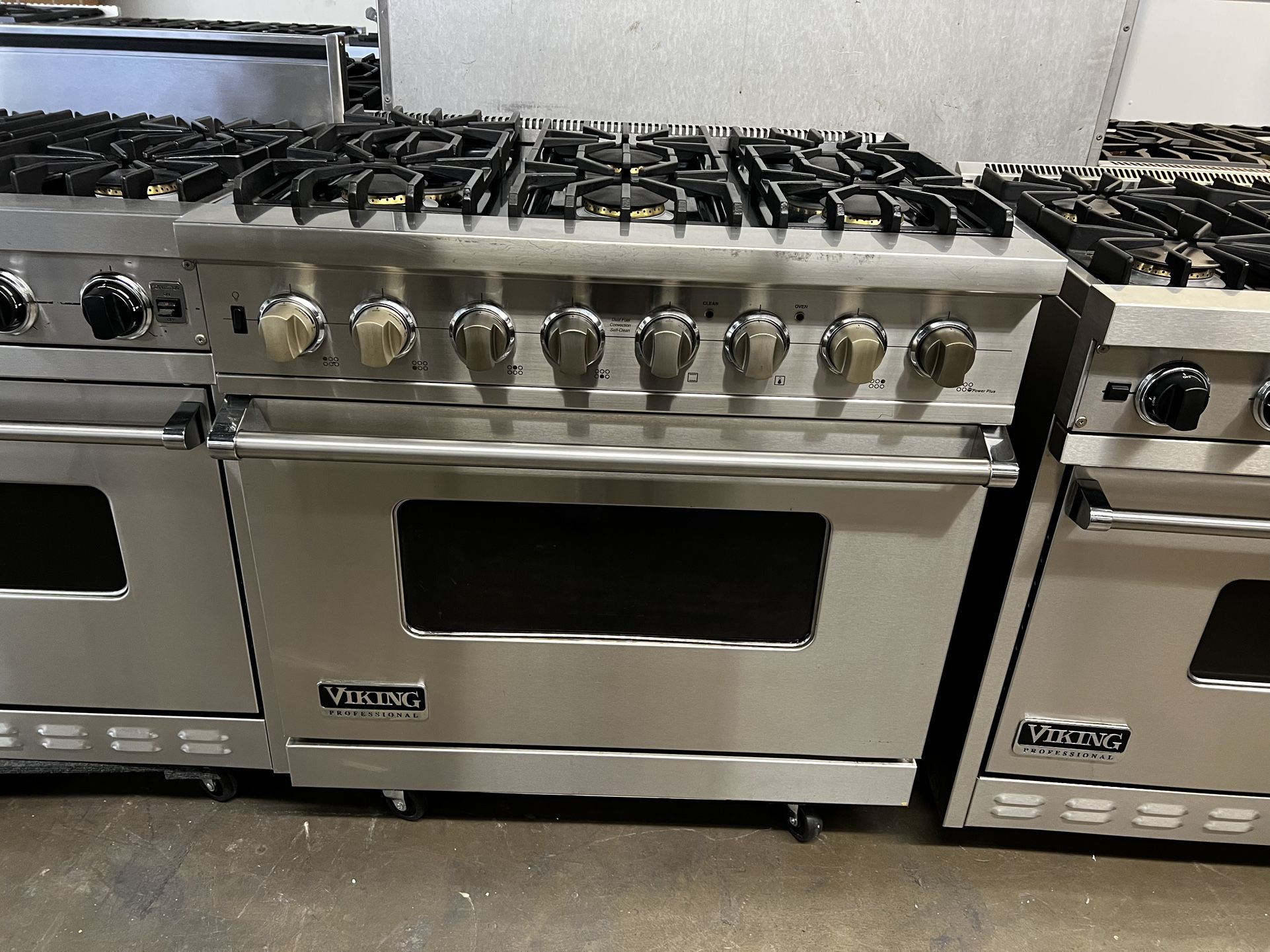 Viking 36”Wide Dual Fuel Range Stove In Stainless Steel