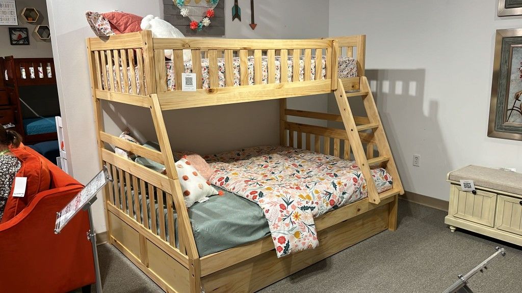 Bartly Natural Pine Twin/Full Bunk Bed With Twin Trundle
Homelegance$10 Down Payment And Financing Available