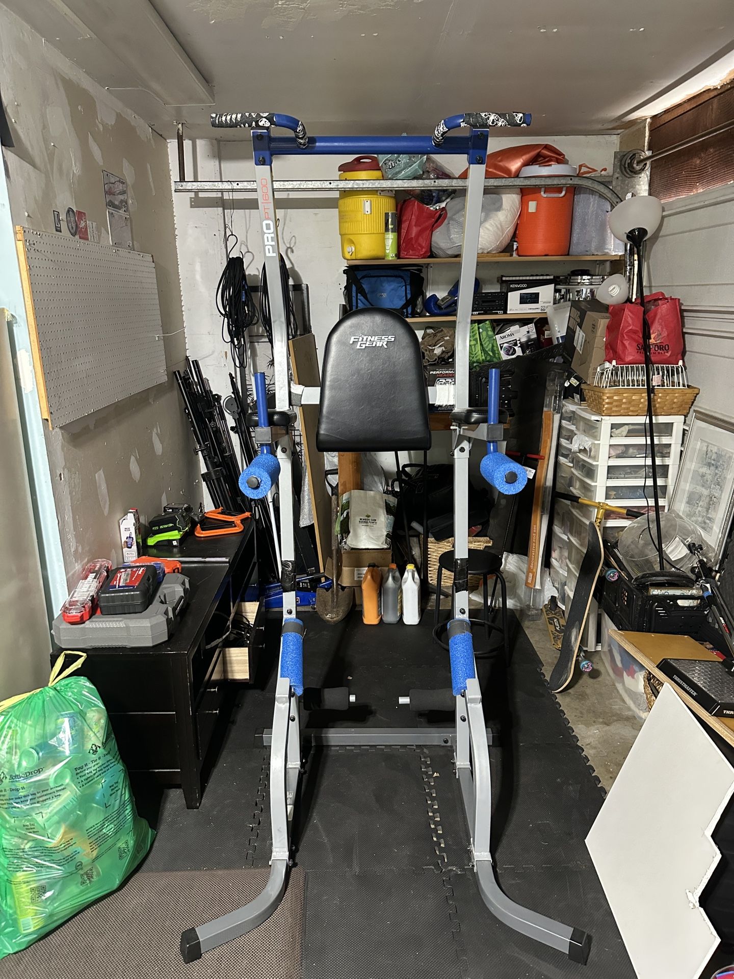 Fitness Gear Pull Up Bar/Dip & Abs Station