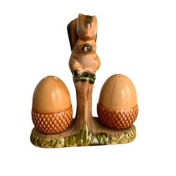 Vintage Ceramic Squirrel With Acorns Kitchenware Table Salt & Pepper Shaker Set