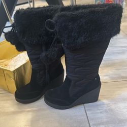 Boots -7.5 Women’s  - Almost NEW