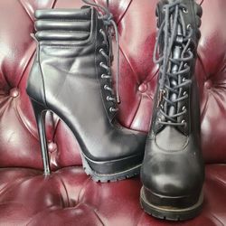 Shoe Dazzle High Heel Bootie