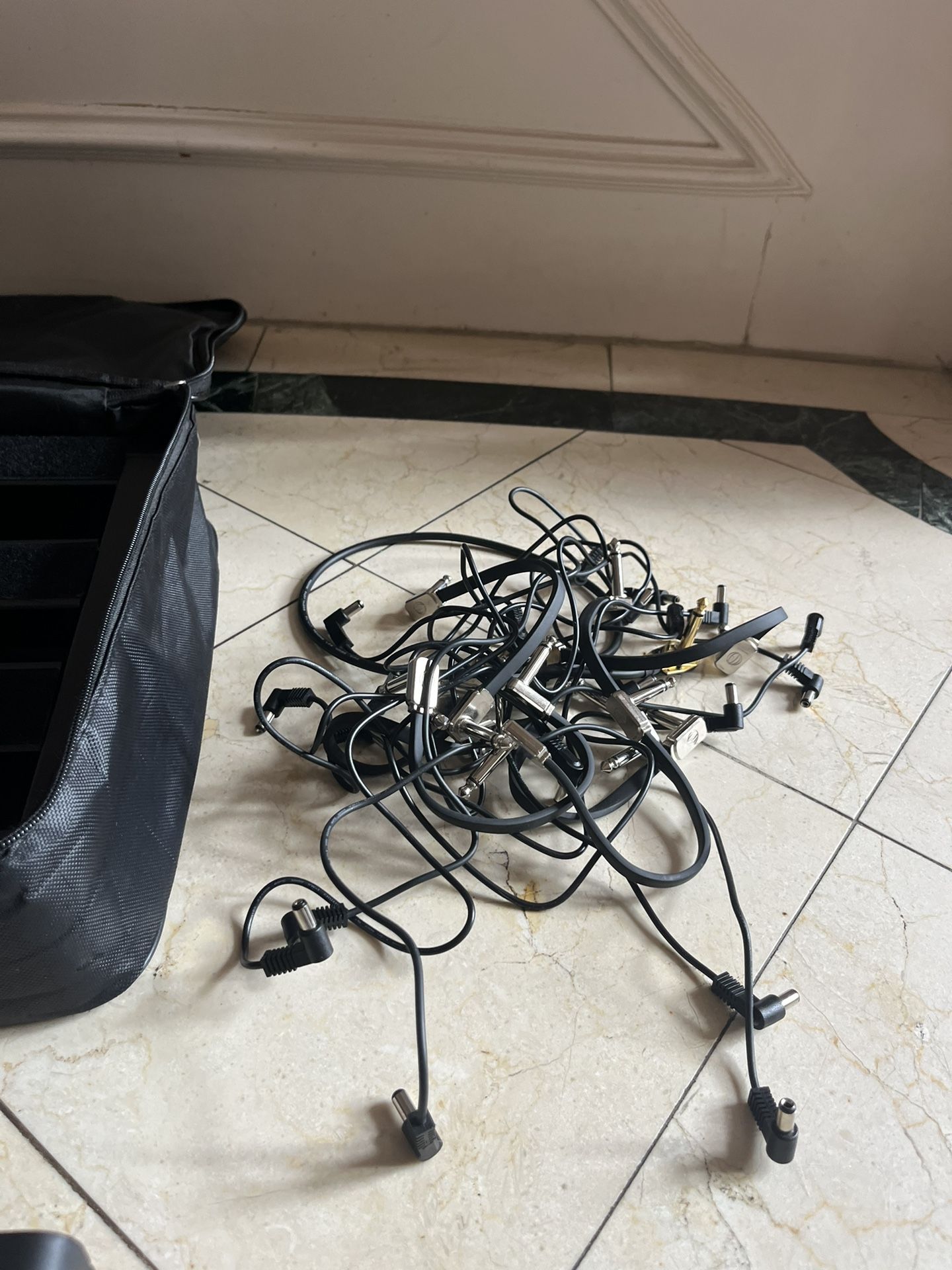 GUITAR PEDALS + PEDALBOARD for Sale in Houston, TX OfferUp