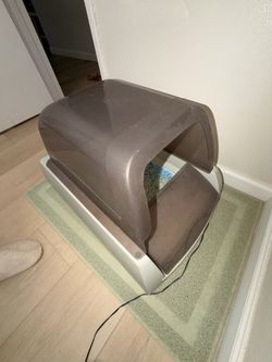PetSafe ScoopFree Self Cleaning Litter Box + Mat + 4 New Crystal Litters