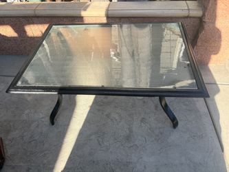 Outdoor Patio Coffee Table with Glass Top
