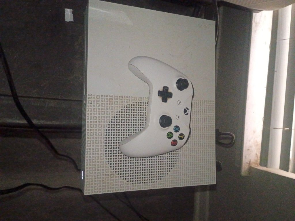 Xbox One S