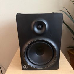 M-Audio MR8 MK2 Active Studio Monitor