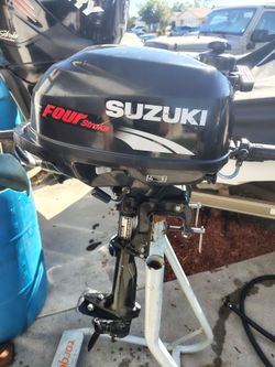 Suzuki 2.5 outboard - hand tiller/internal tank - Runs good