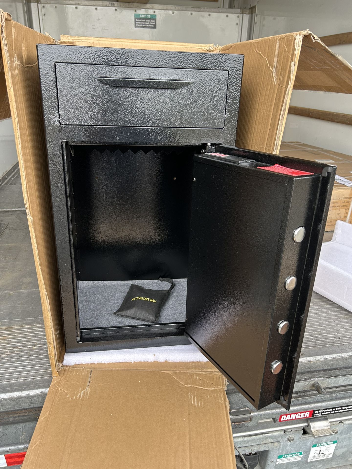 Brand new heavy duty drop safe for 120