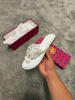 Women’s sandals