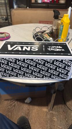 Size 9 black travis barker shoes