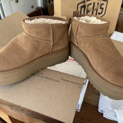 Ugg ultra mini platform boots size 9