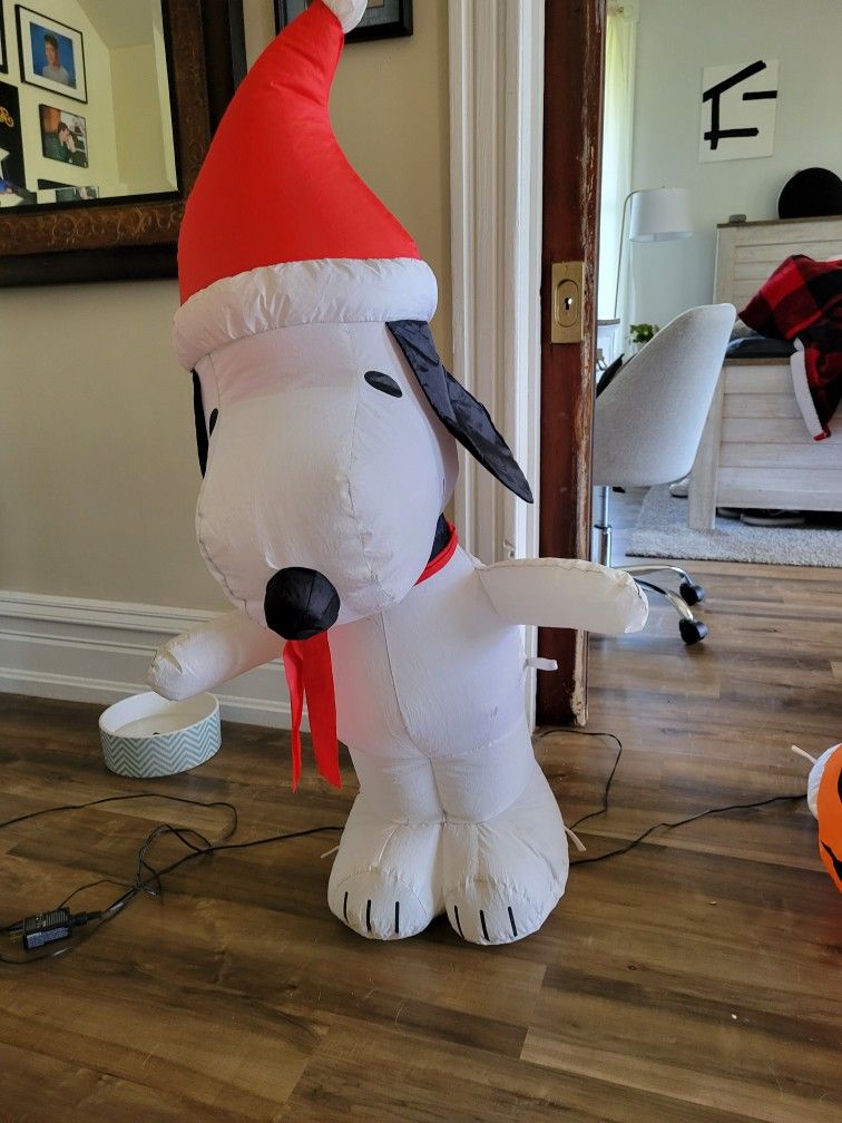 snoopy blow up