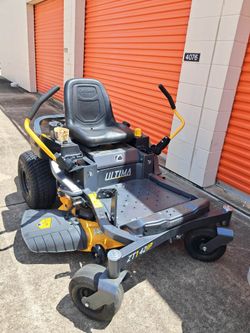 Cub cadet última 42 in zero turn Great Condition Ready to Work $2100 Price FIRM/ En Excelente Estado Precio FIRME $2100