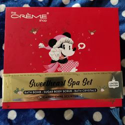 The CREME shop, bath set. Candy cane scented,limited Edition