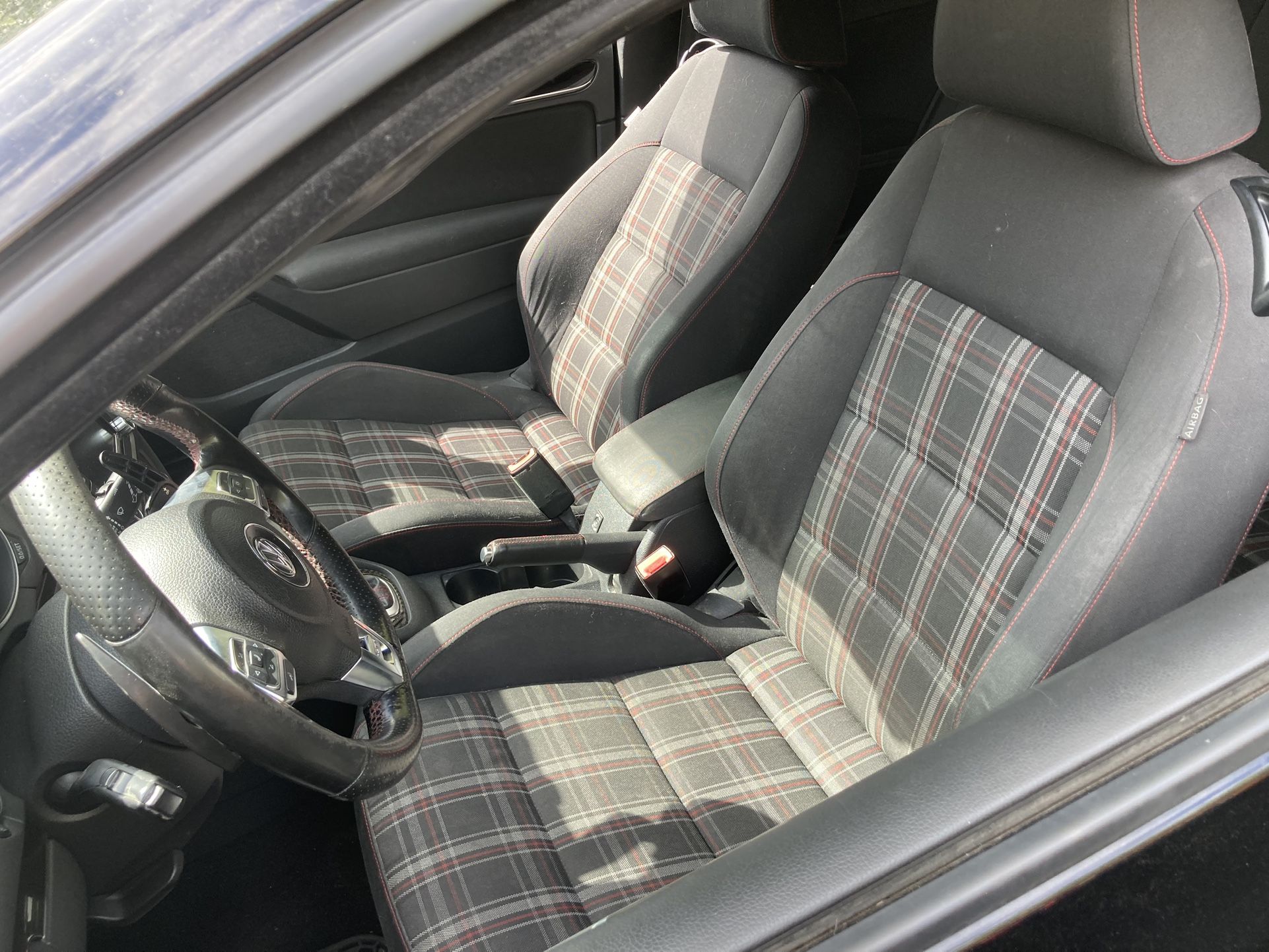 Volkswagen Golf GTI Mk6 plaid seats front and rear