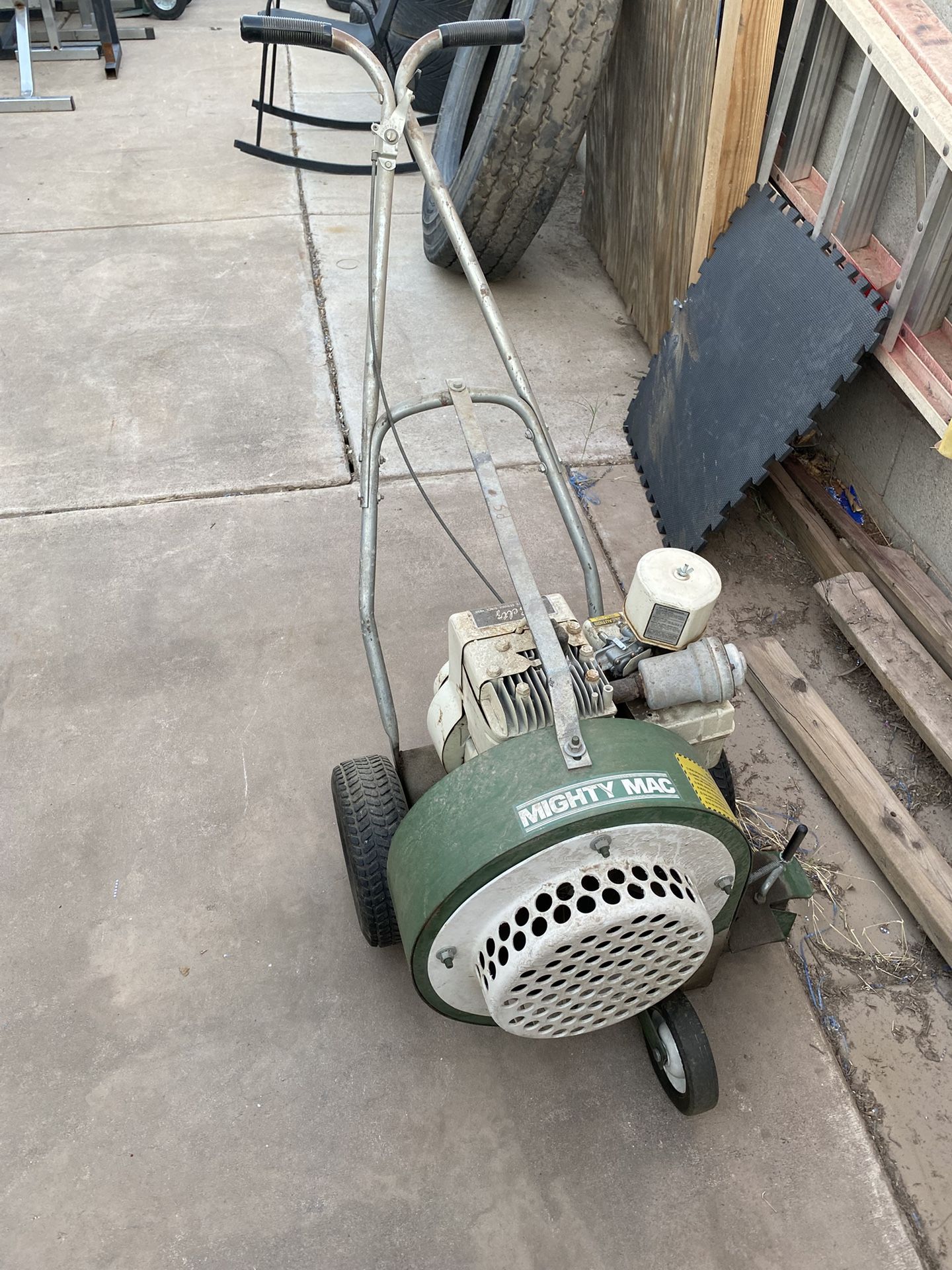 Might Mac Walk Behind Lead Blower