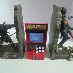 Mortal Kombat Scorpion vs Sub-Zero Bookends + Mini Arcade – Like New