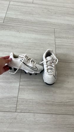Kids football cleats