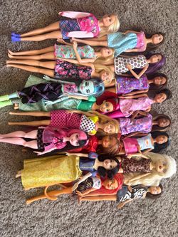 Lot of dolls