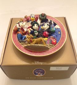 3D Disney Plates - An Enchanted Christmas