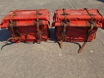 Pair of pack bags with plastic box inserts