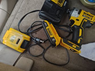 Delwalt impact charger an two batteries