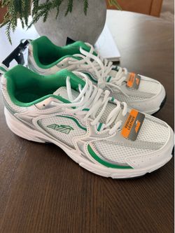 Women’s Avia Athletic Sneakers Size 9