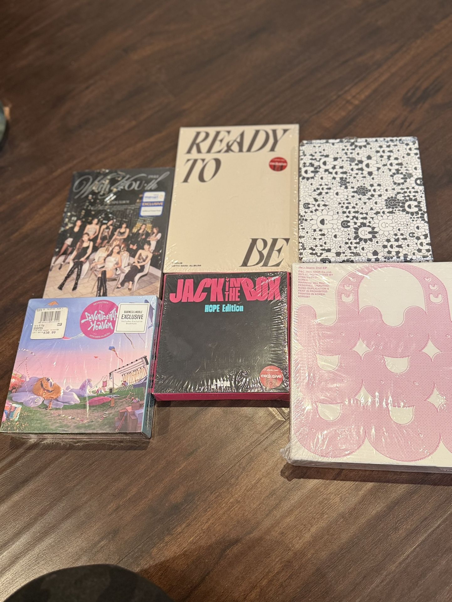 Kpop Cds - TXT, seventeen, New Jeans, Twice
