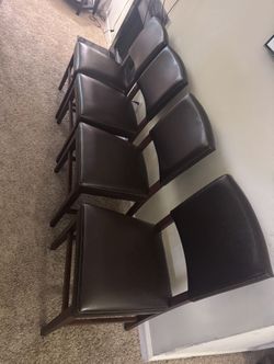 Dining Room W/ 4 Chairs 