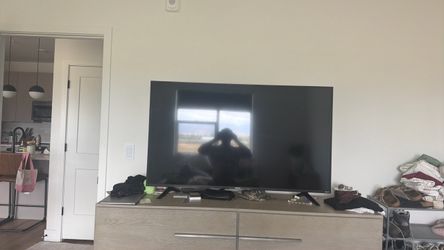 Hisense Roku TV Flat Screen 65 inch
