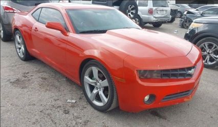 08-13 Chevy Camaro parts partout bad transmission n rear end, good parts, seats sold 30 day warranty