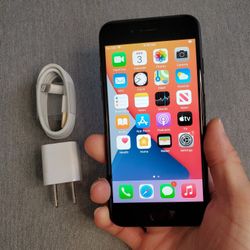 iPhone 7 - UNLOCKED - Like New  