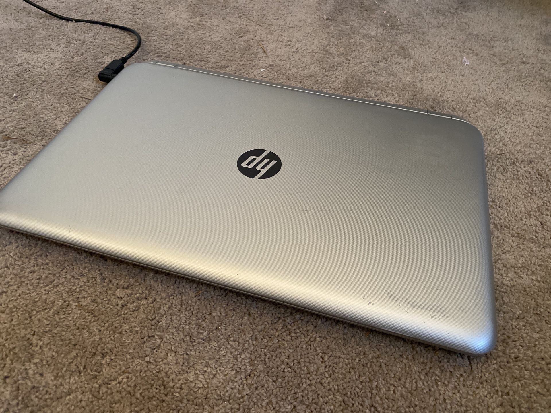 HP touchscreen laptop -15’6 screen