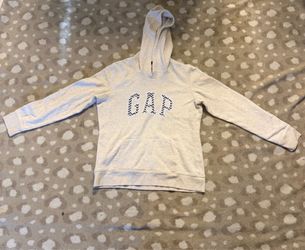 White gap hoodie with a small stain size M White gap hoodie with a small stain size M