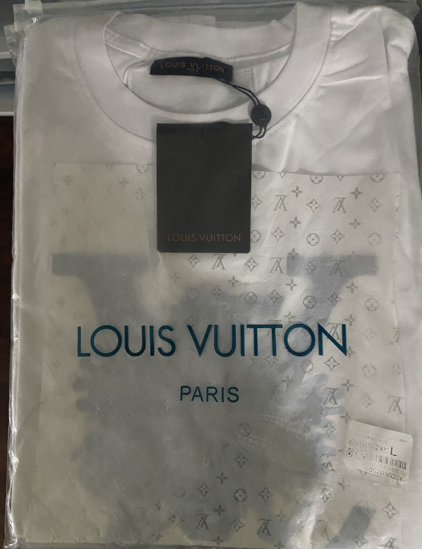 Louis Vuitton shirt Men’s Large and Medium