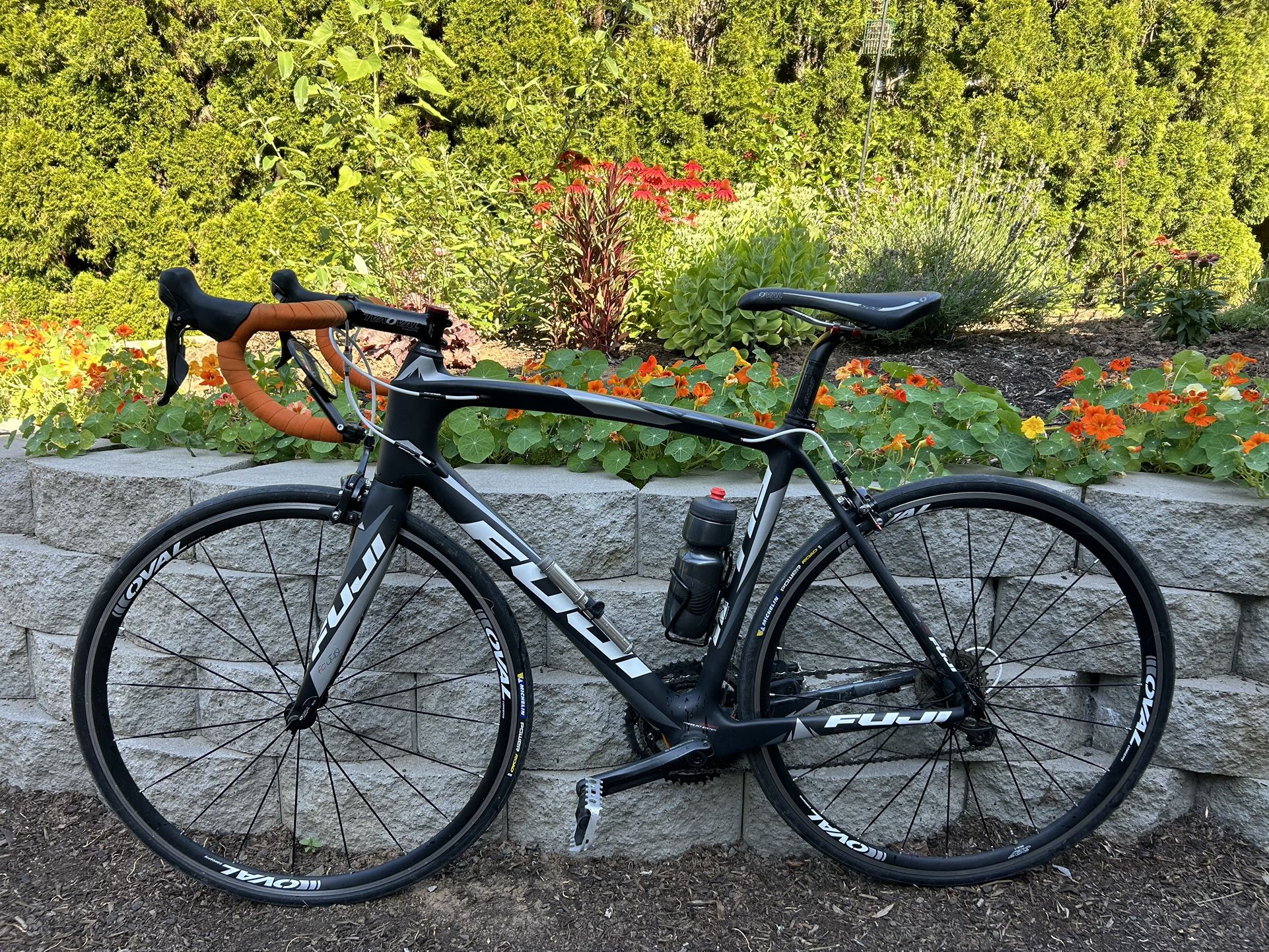 Fuji Carbon Fiber Road Bike C5    53CM