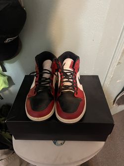 2 Michael Jordan’s Shoes & 1 Boots