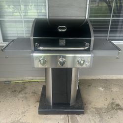 Kenmore 3 Burner Pedestal Gas Grill