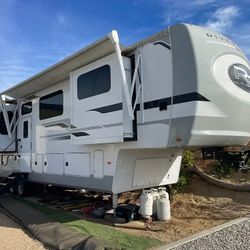 Forest River Palomino River Ranch 392MB Fifth Wheel