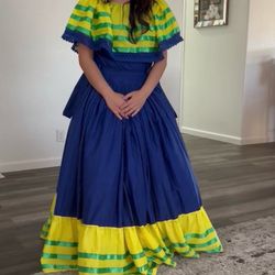 Brasil dress, dress from Brazil, skirt and blouse suit from Brazil, 2 pieces  Size M  1 crinoline