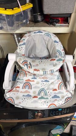 Fisher-Price Portable Baby Chair Sit-Me-Up Floor Seat with Developmental Toys & Machine Washable Seat Pad, Rainbow Showers
