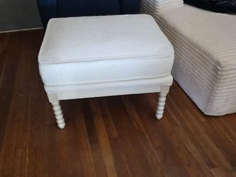 White Boucle Ottoman with Spindle Legs BRAND NEW OUT THE BOX AND ASSEMBLED